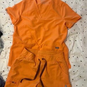 Figs Papaya Orange Scrub Set